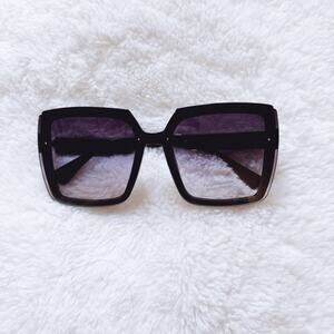 Gloria Black Square Oversized Sunglasses